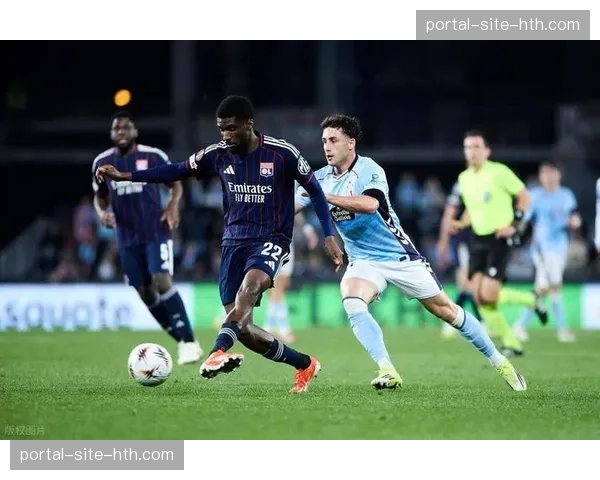 贝蒂斯单后腰体系调整，边路传中比例增加应对中场缺阵